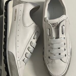 Candice Cooper - Women's Runlo Track Oxford Flat